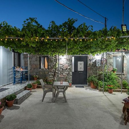 Ρίζες - Rizes Apartment Repanidhion Bagian luar foto
